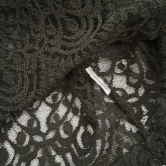 BANANA REPUBLIC CORDED LACE, GREEN BLOUSE WITH BACK BUTTONS- SIZE XS - Picture 9 of 17